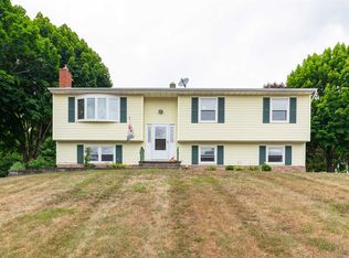 4 Bristol Dr, Pleasant Valley, NY 12569