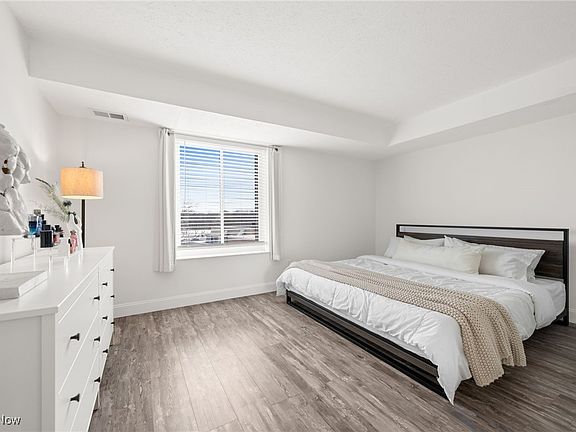 4th image of 50 S Rocky River Dr APT 604