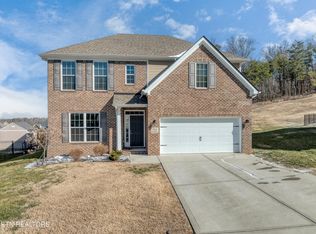604 Branchwood Ln, Maryville, TN 37801