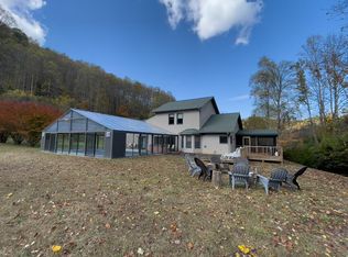 137 Childers Barn Ln, Whittier, NC 28789