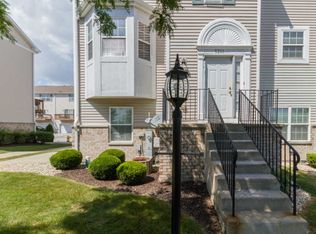 5241 Stoneridge Ct, Matteson, IL 60443