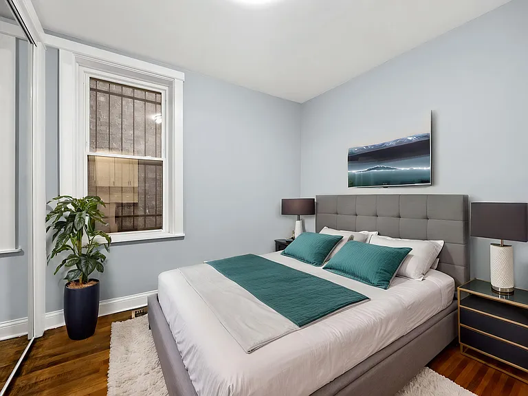 915 W Newport Ave #1 — Photo 8
