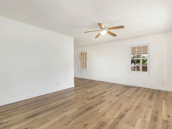 3rd image of 2518 N Genessee Avenue