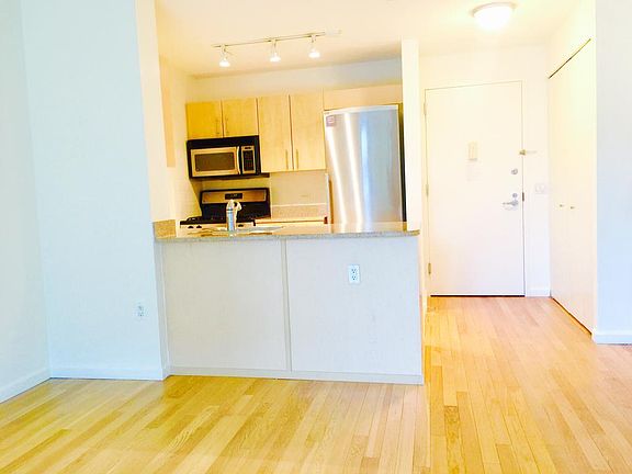 2nd image of 22 E 1st St APT 215