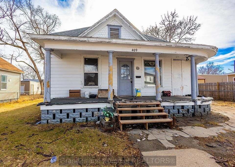 1st image of 409 E 5th St