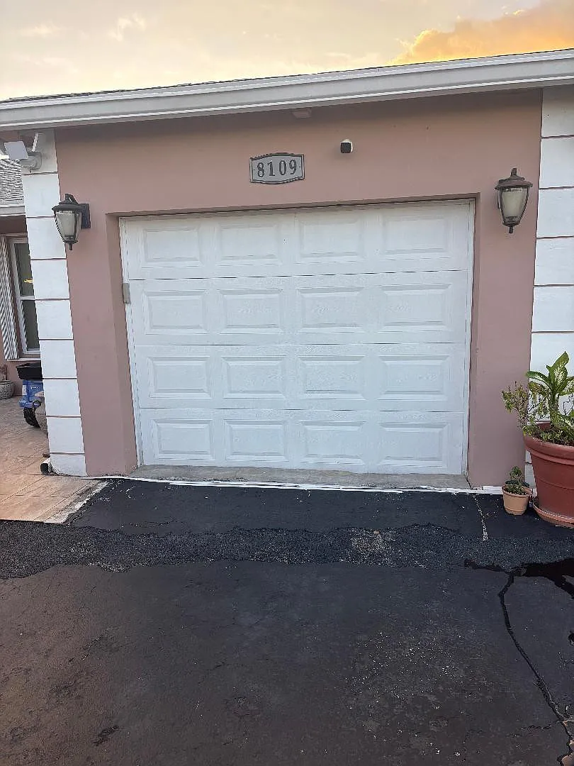 4 bed, 2.0 bath, 2243 sqft, $3,950 — Photo 2