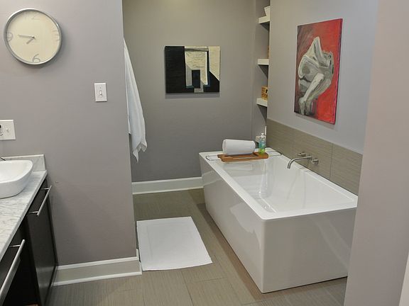 Master Bath/Double Sinks