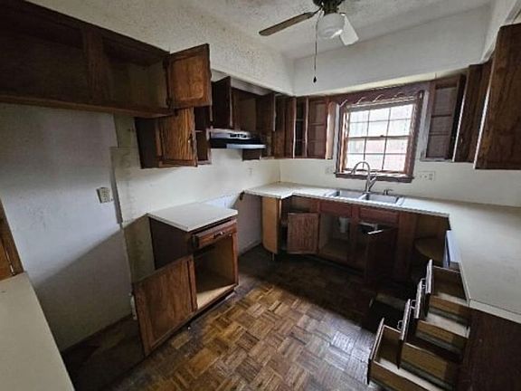 5th image of 754 S Ironwood Dr