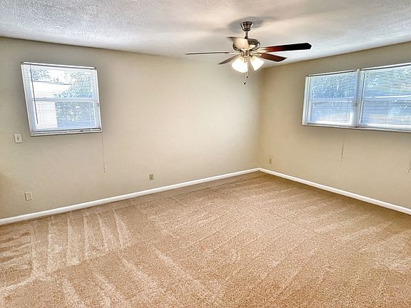 5th image of 1172 Palisades Dr