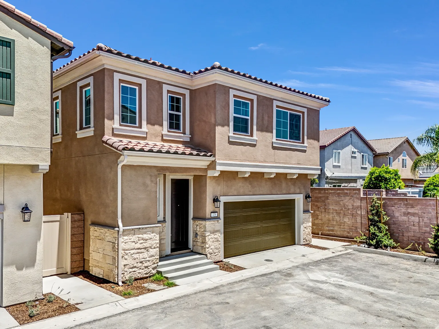3 bed, 2.5 bath, 1619 sqft, $3,500 — Photo 3