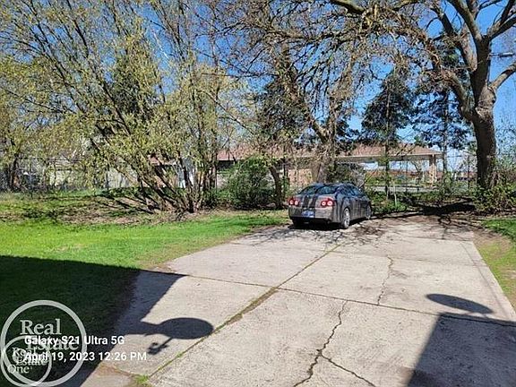 4th image of 38 Spokane Dr