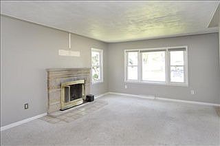 3rd image of 311 Eldred St