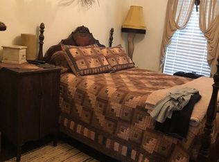 1376 Barnhill Rd SE, New Philadelphia, OH 44663