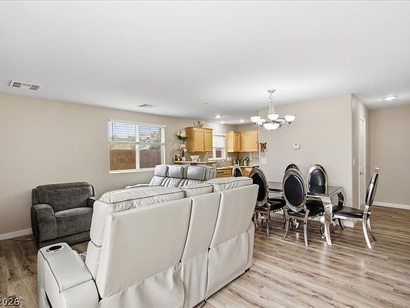 4th image of 10818 Rosabella St