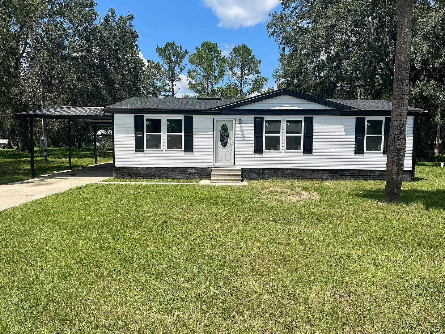 3/2/1 on over 1/2 Acre — Photo 1