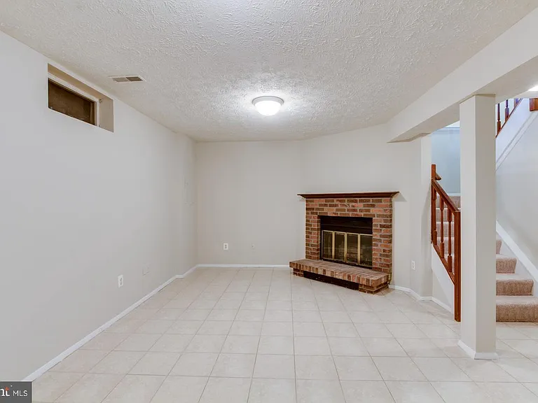 8035 Tyson Oaks Cir — Photo 15