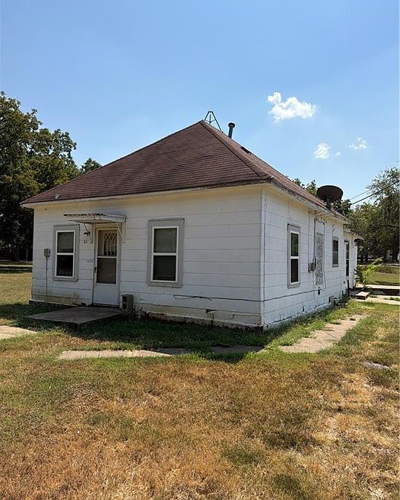 1st image of 211 Charles St