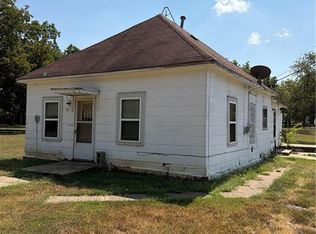 211 Charles St, Humboldt, KS 66748