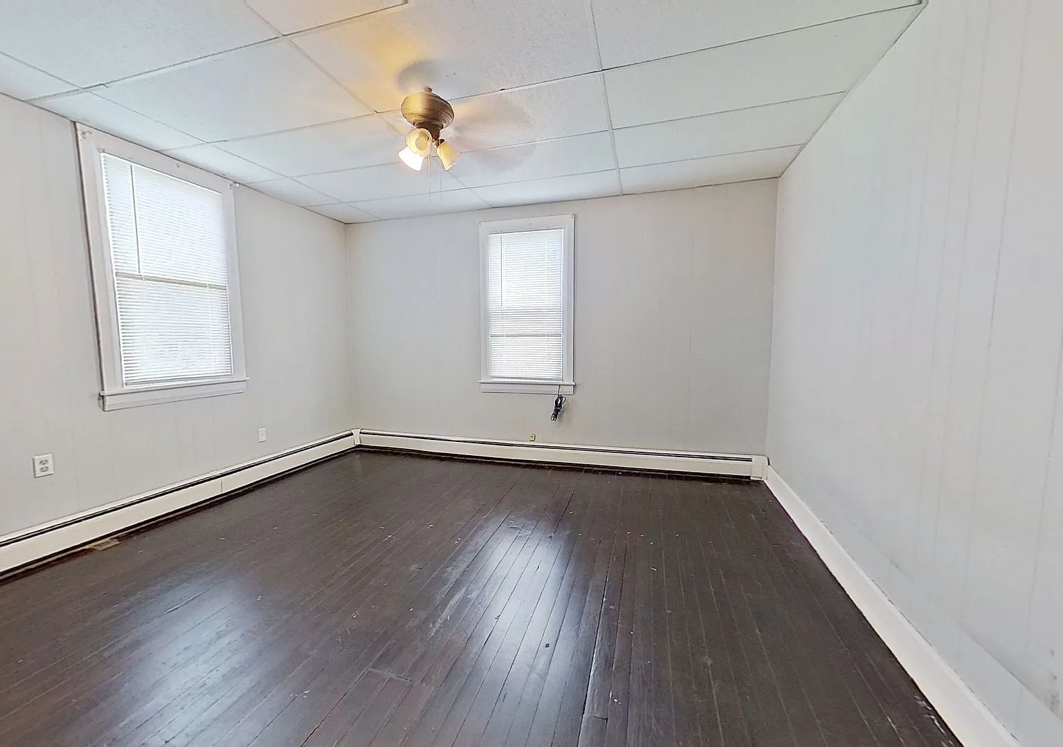Spacious Single Family Home — Photo 3