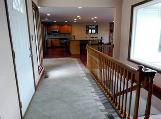 8289 Mike O Vince Rd, Ozawkie, KS 66070