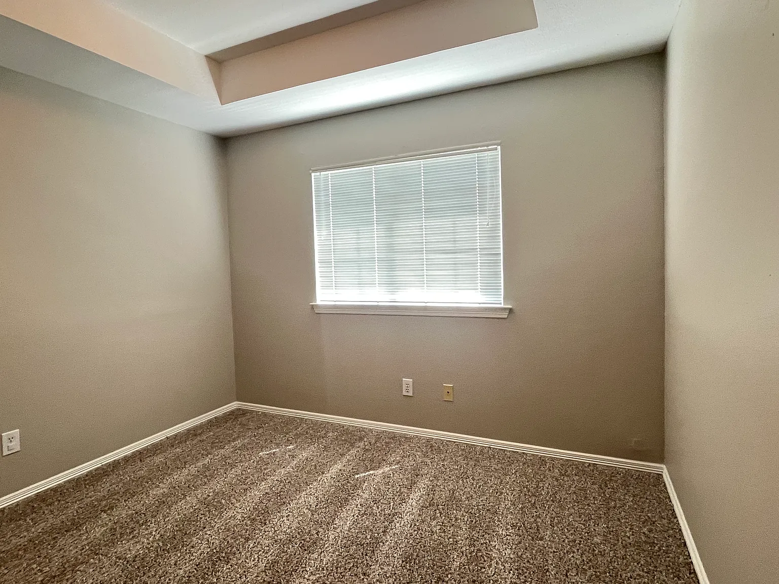 4 bed, 2847 sqft, $2,850 — Photo 4