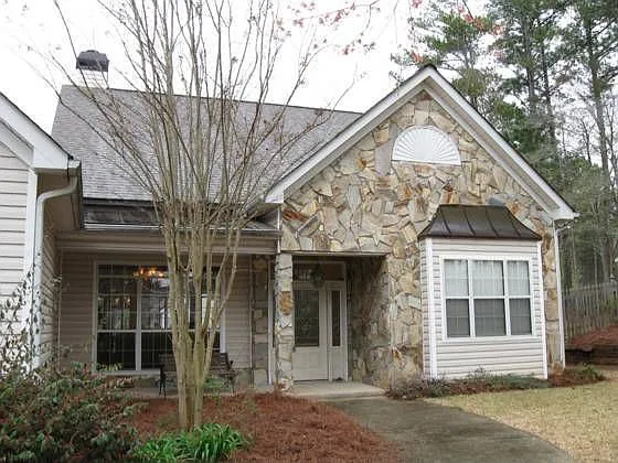 155 Longwood Ln photo 1