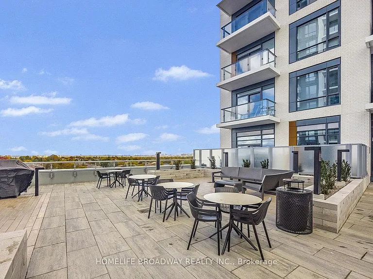 7950 Bathurst St #1415 — Photo 16