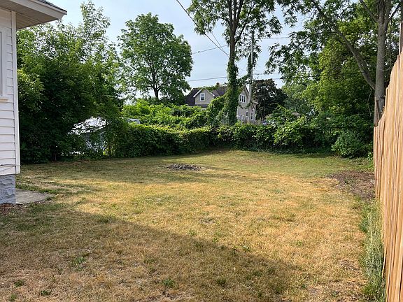 3rd image of 87 Bowen Ave
