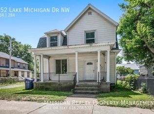 752 Lake Michigan Dr NW, Grand Rapids, MI 49504