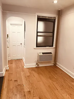 Rented by Metropolis Real Estate of Manhattan | media 46