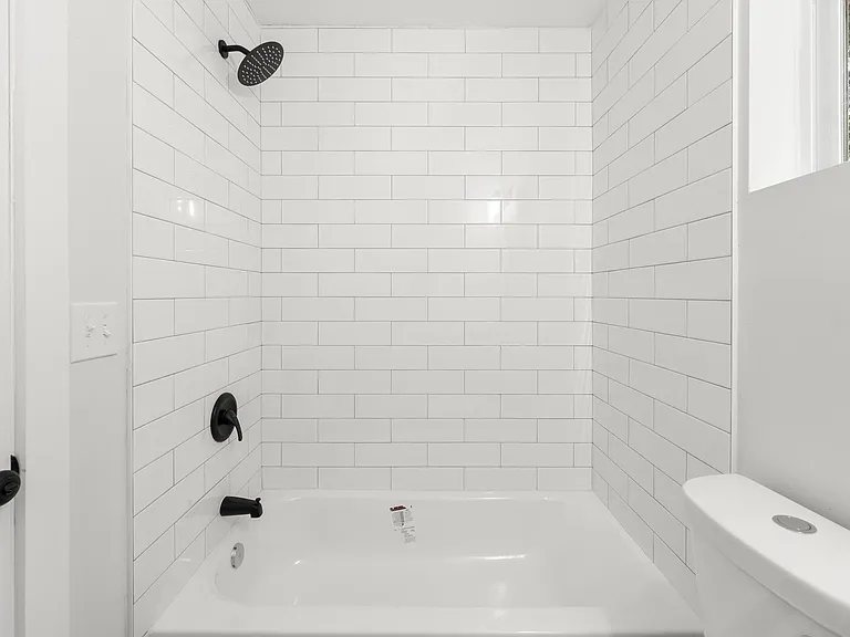 2425 Clarissa Dr NW — Photo 11