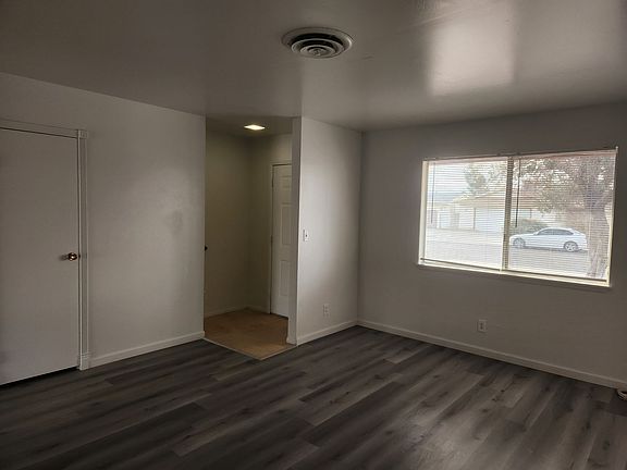 4th image of 609 Carpenter Dr