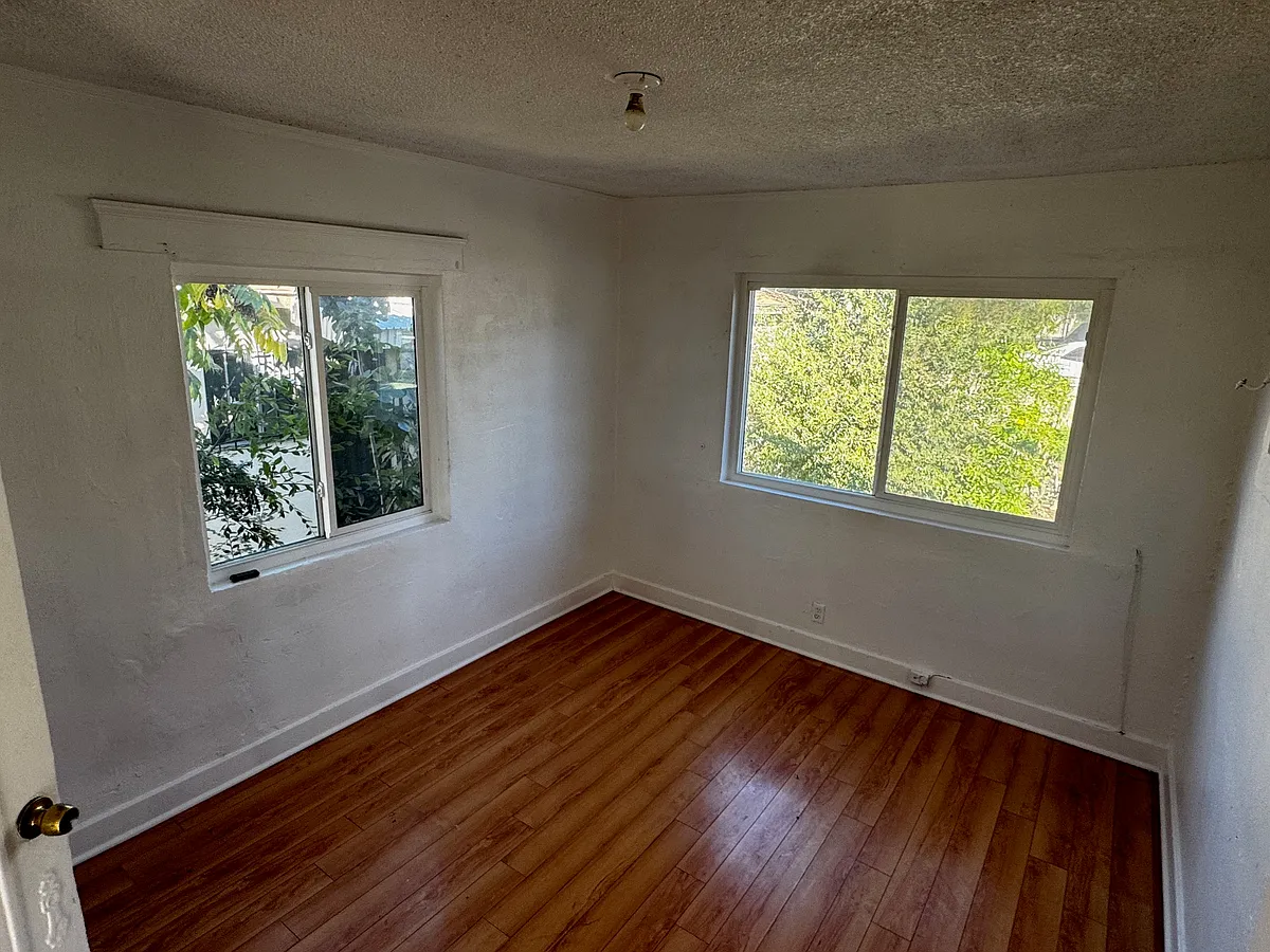 Building Photo - 3940 Dobinson St #1