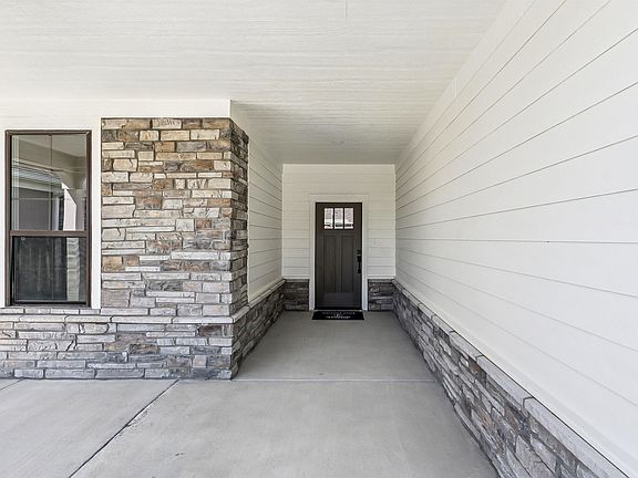 3rd image of 205 S Heritage Way #Ii