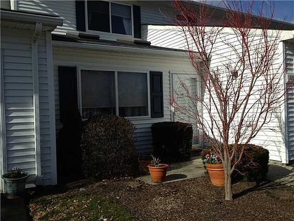 2nd image of 108 Sandpiper Ln
