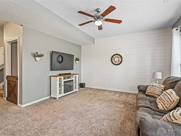 2nd image of 4324 Blue Springs Dr