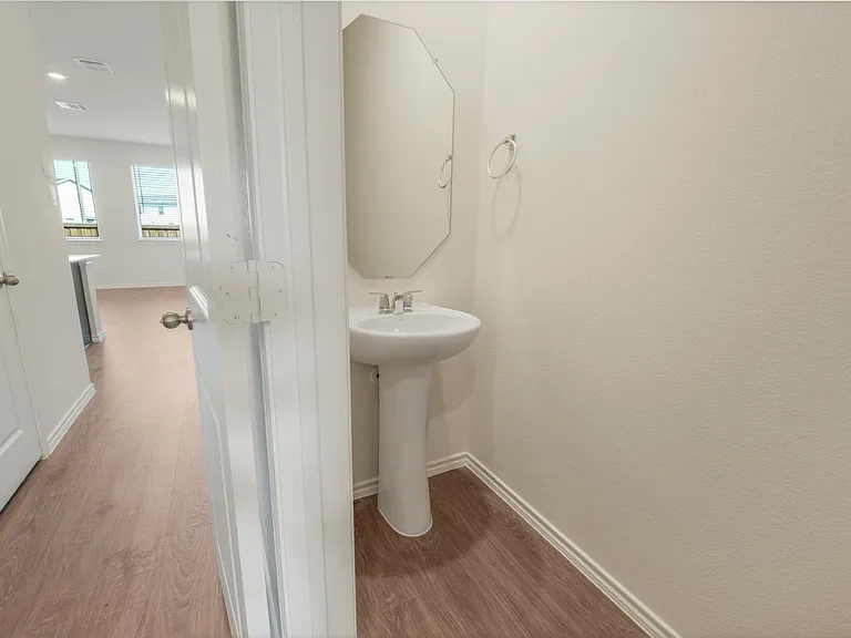 308 Cedar Ct — Photo 17