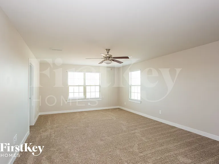 1658 Scarbrough Cir SW — Photo 8