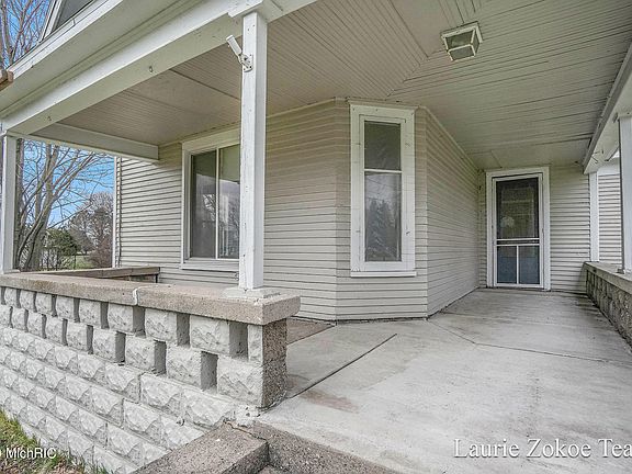 3rd image of 5869 Lake Michigan Dr