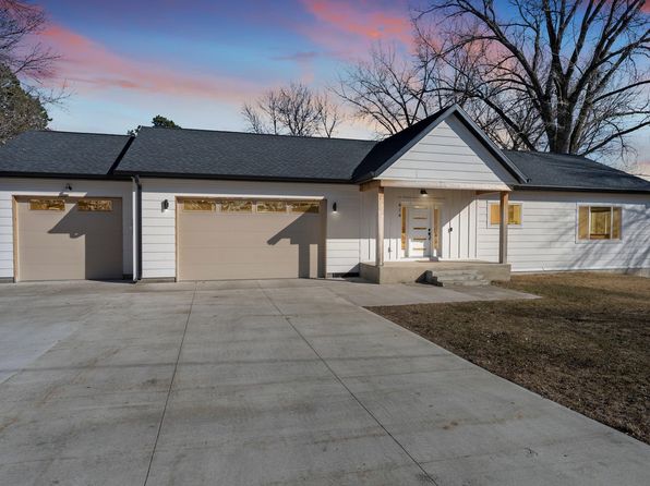 414 Central Ave S, Young America, MN 55397