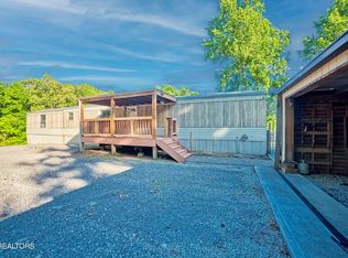 425 NW Bazel Rd, Harriman, TN 37748