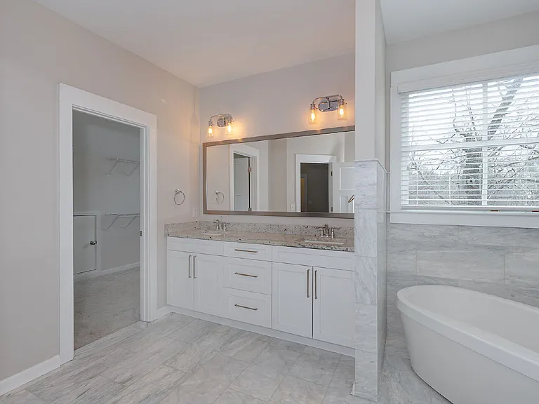 2033 Cherokee Dr — Photo 17