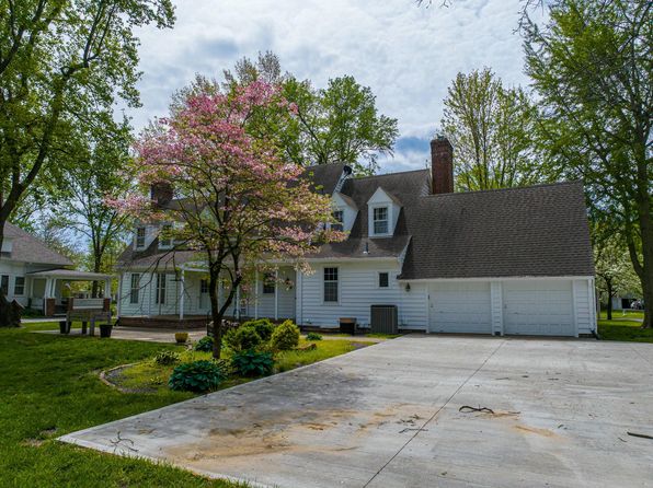 531 E Eastwood St, Marshall, MO 65340
