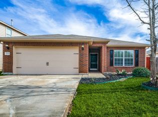 10029 Iron Ridge Dr, Fort Worth, TX 76140