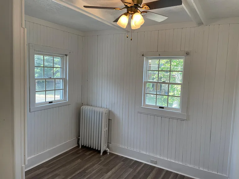 221 Ridgewood Ave — Photo 3