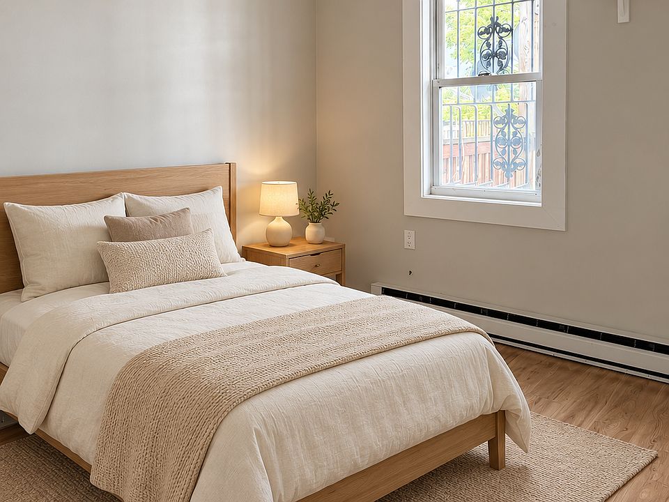 1st image of 470 Meridian St #1