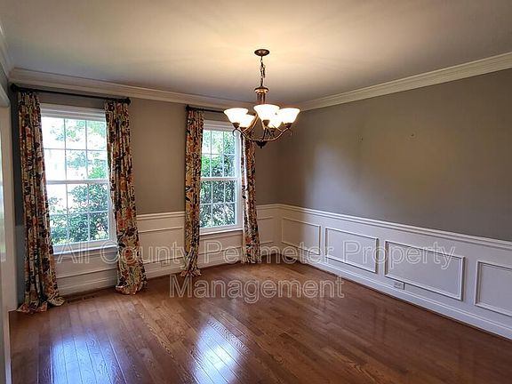 4th image of 2551 Tanager Ct