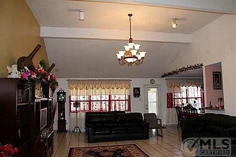 5th image of 822 Larue Dr