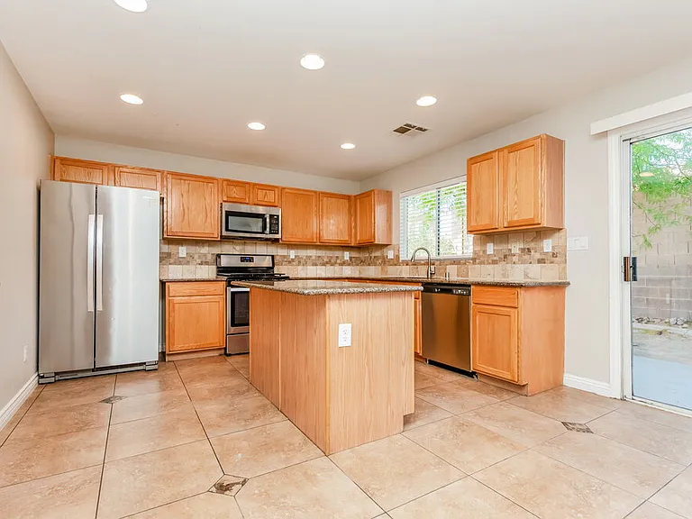 5305 Santa Fe Heights St — Photo 7