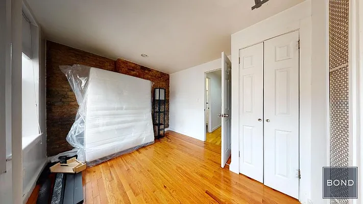 Rented by Bond New York | media 20